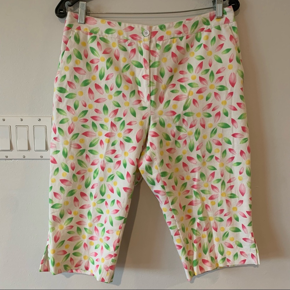 Golf Crop pant Women’s 10 white floral flat front Loud Print Fun Golfing
